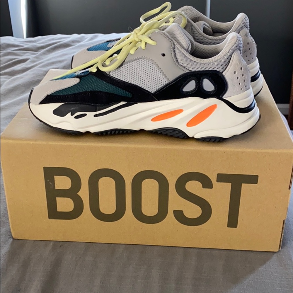 Yeezy Boost 700
